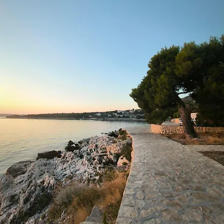 Konukevi Suton Primošten