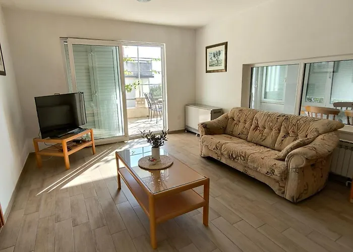 ゲストハウス Suton プリモシュテン